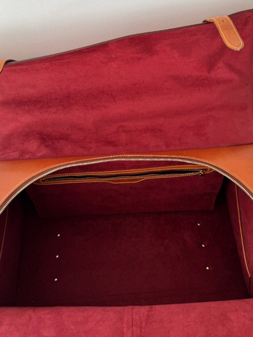 Louis Vuitton "Nubie" Weekender Bag in Natural Leather - Picture 4 of 16